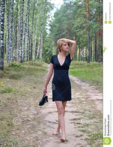 walking-shoes-hand-26233318