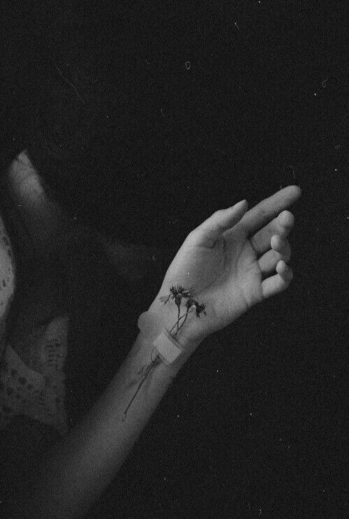 42d2747cc228d8a998b862135b186a9b--sadness-photography-tumblr-dark-photography